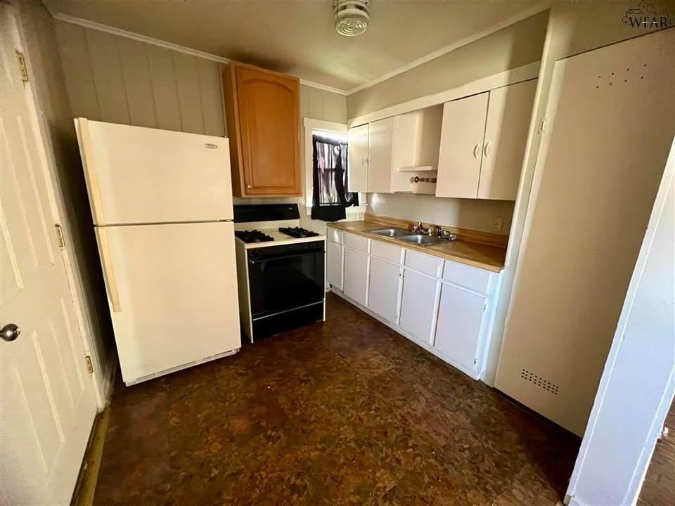 2115 Tilden St - Photo 3 of 6
