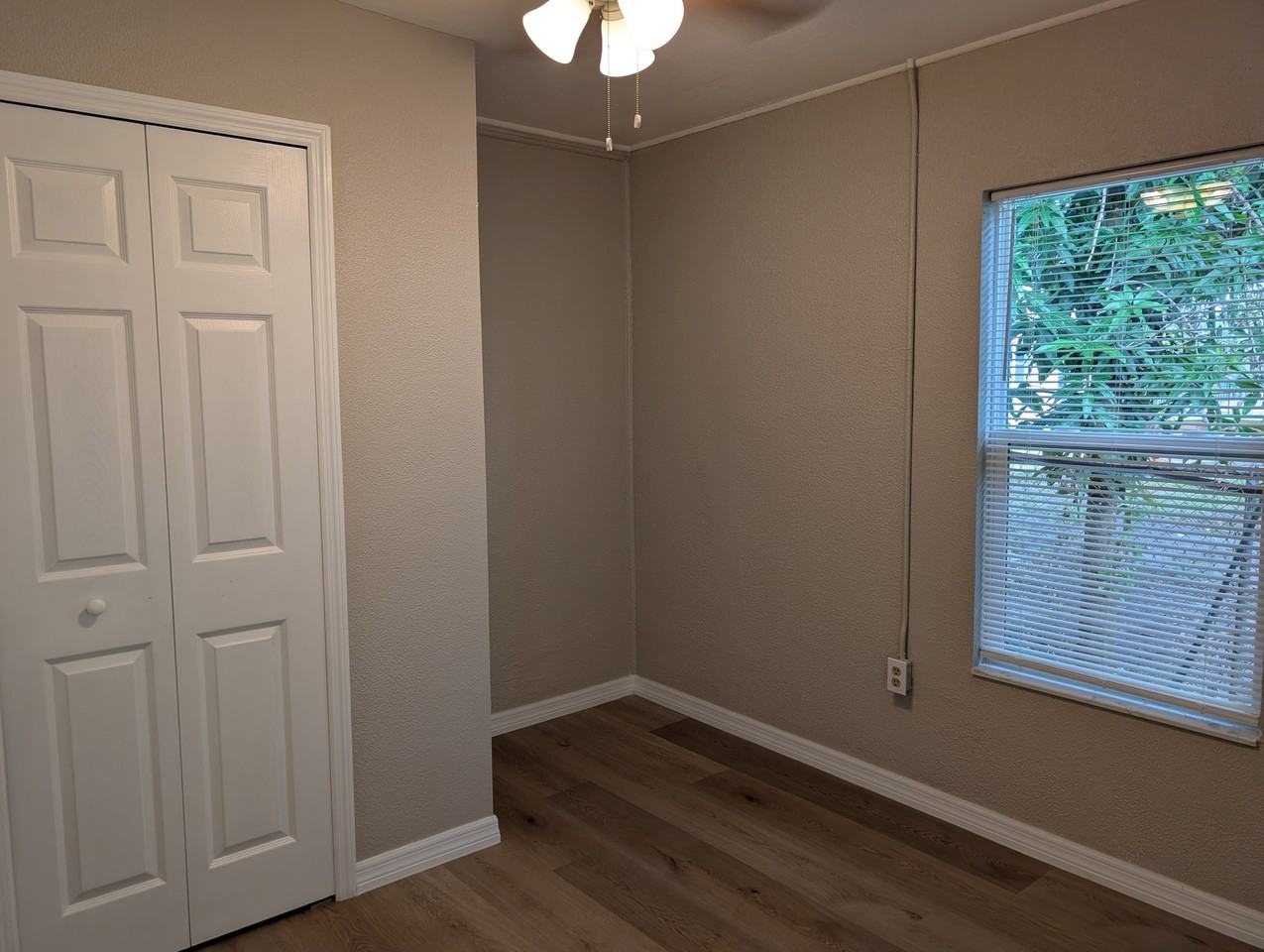 653 Singleton Ct - Photo 7 of 11