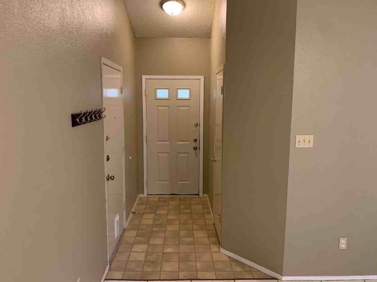 4419 Silverstone Dr - Photo 4 of 26