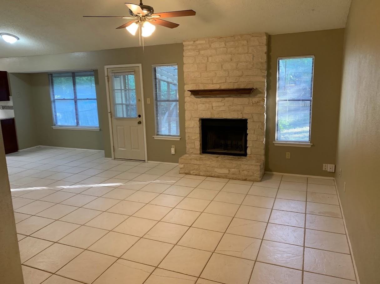 4419 Silverstone Dr - Photo 5 of 26