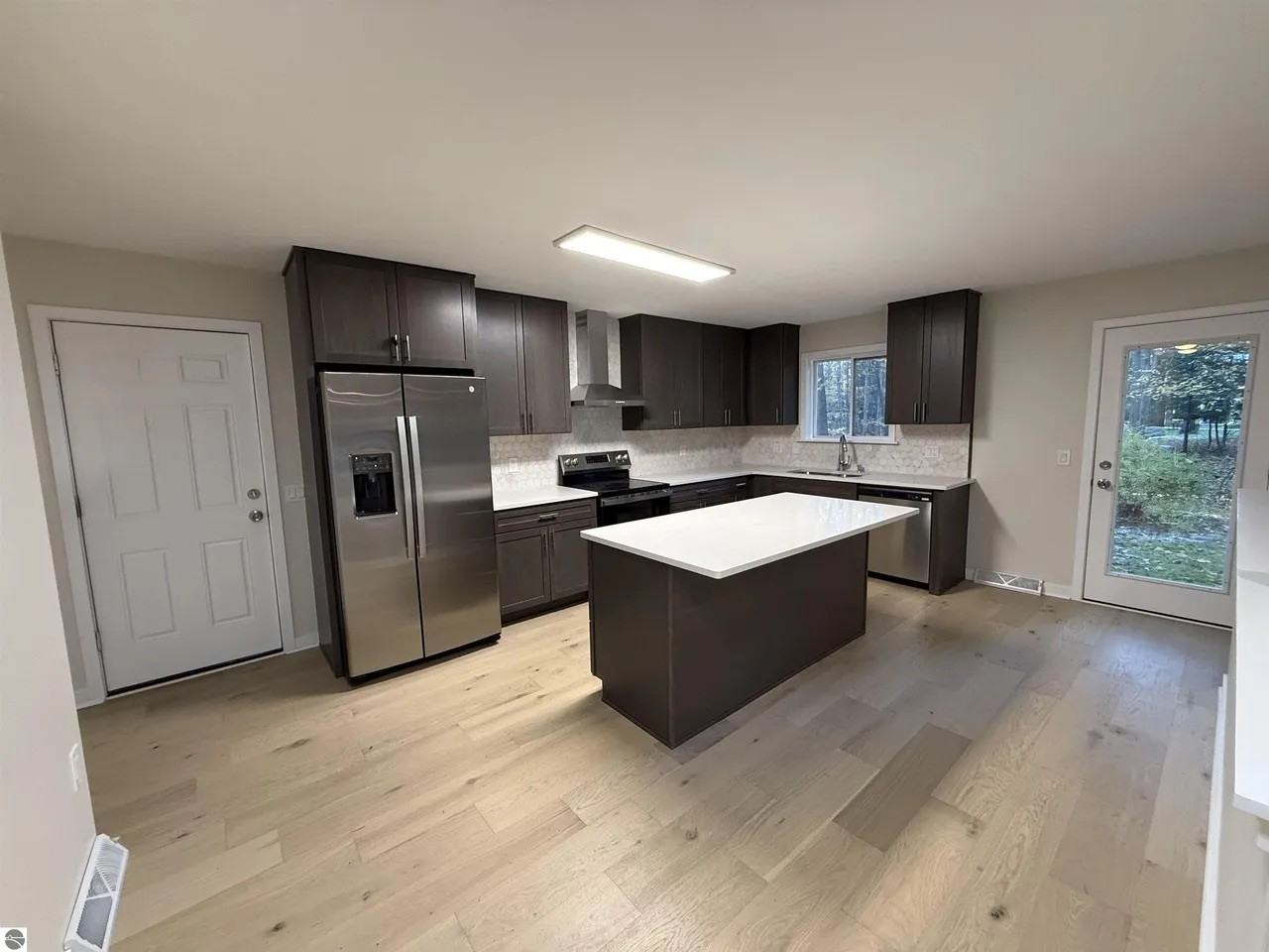 4673 Cardinal Dr - Photo 4 of 14