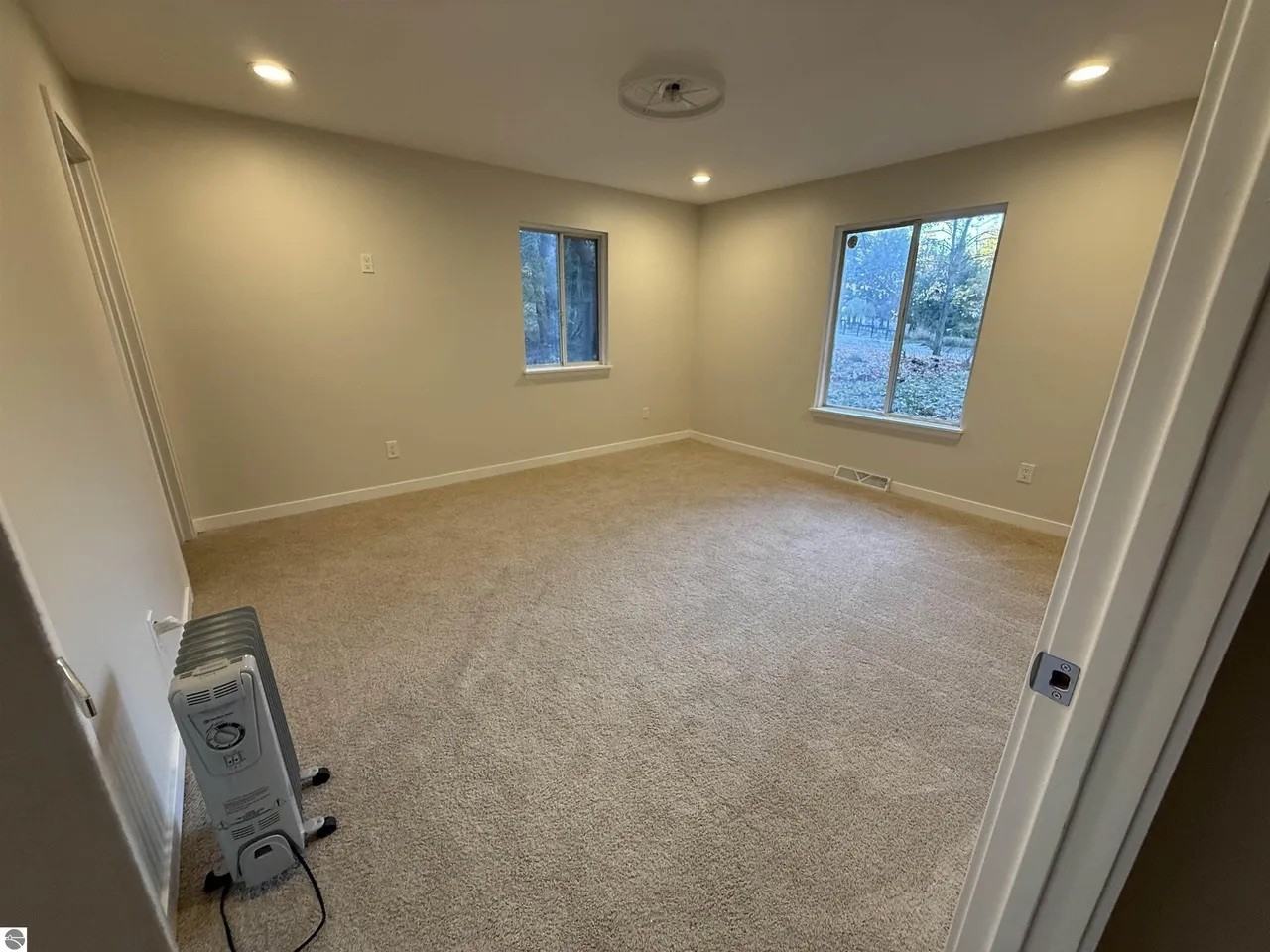 4673 Cardinal Dr - Photo 5 of 14