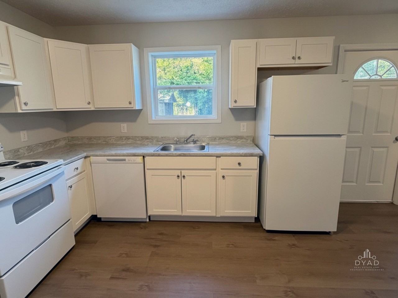 412 N Connell Ave - Photo 7 of 16