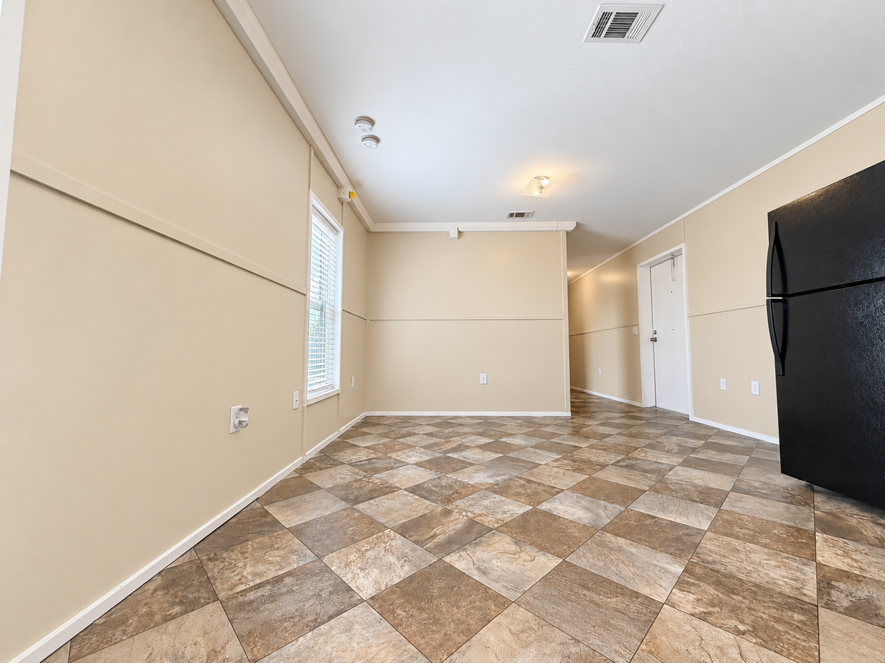 709 N Collins Fwy #156 - Photo 3 of 27