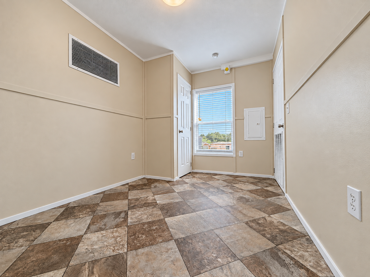 709 N Collins Fwy #156 - Photo 7 of 27