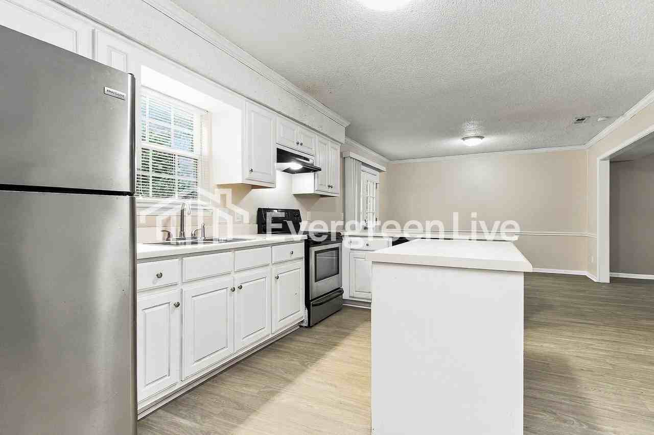 212 Courtneybrook Trl - Photo 5 of 15