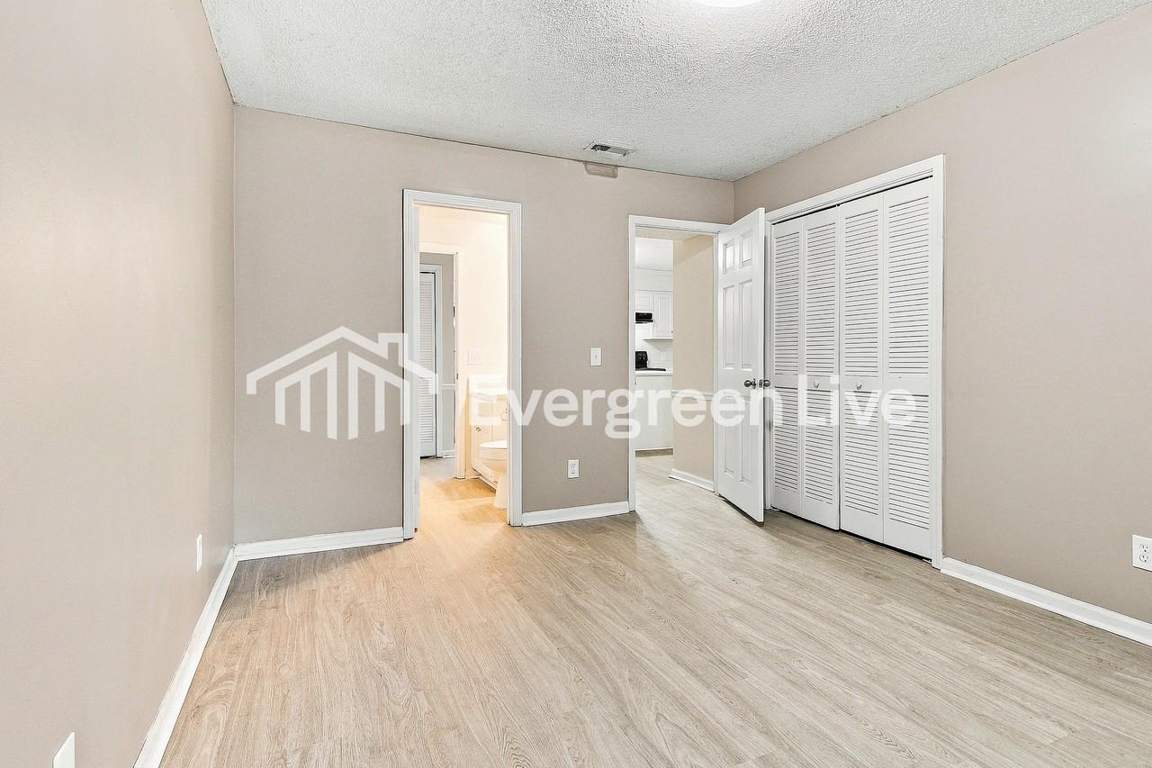 212 Courtneybrook Trl - Photo 6 of 15