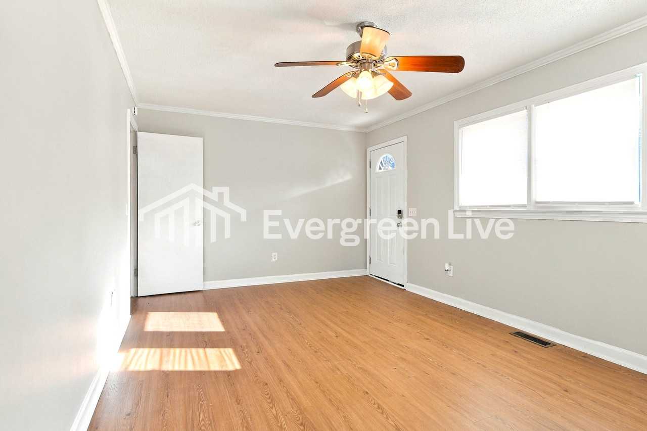 103 Martindale Dr - Photo 3 of 15