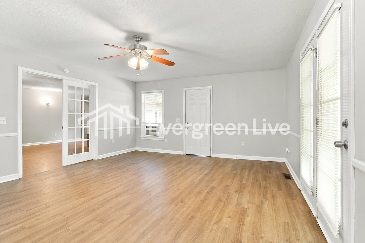 103 Martindale Dr - Photo 4 of 15