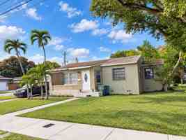 featured image of 1001 Ne 33rd St