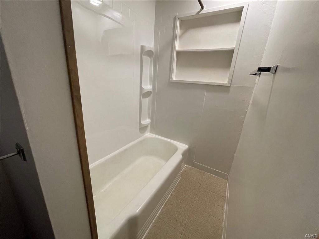 604 Court St - Photo 2 of 3