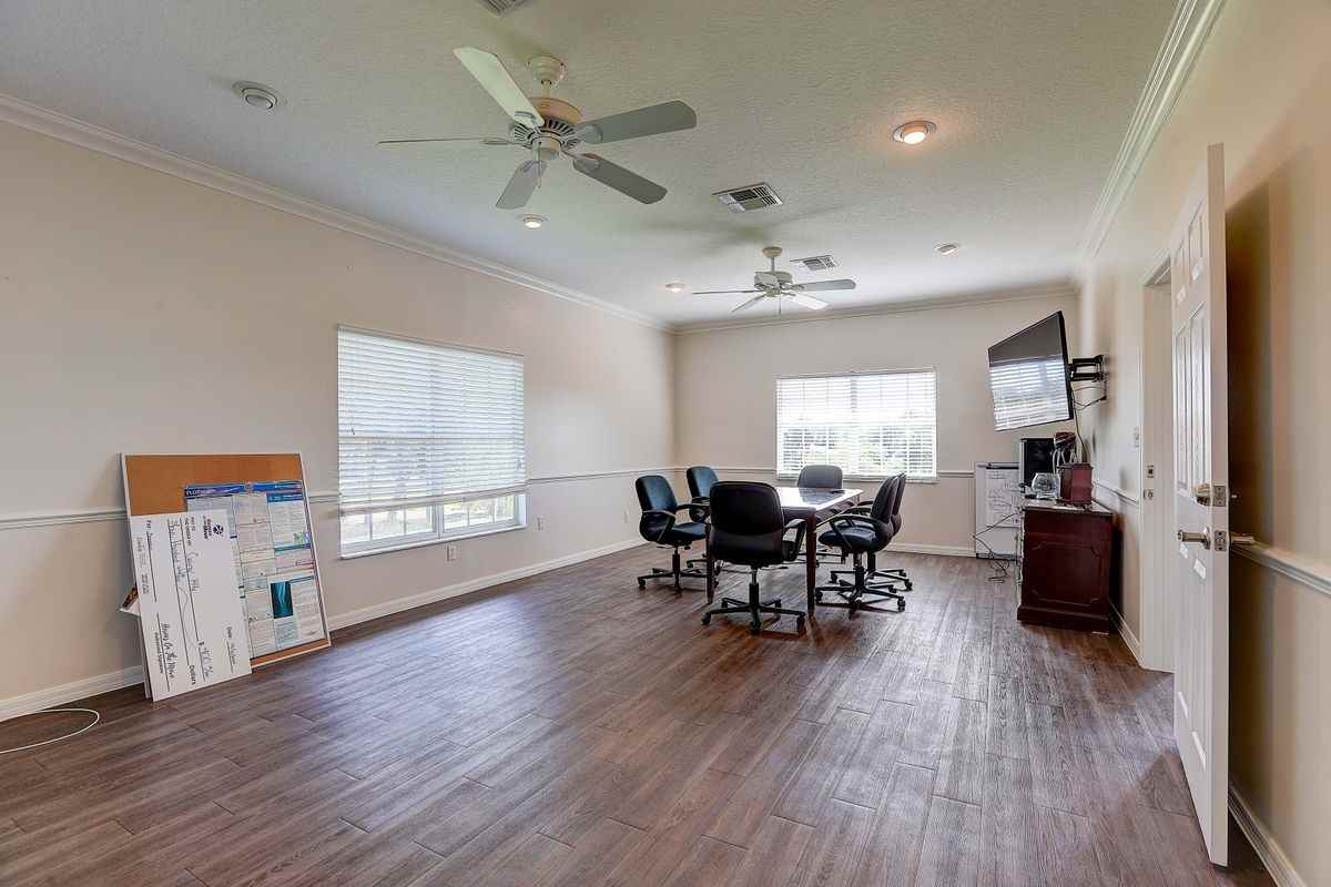 3263 Shoal Line Blvd - Photo 2 of 12