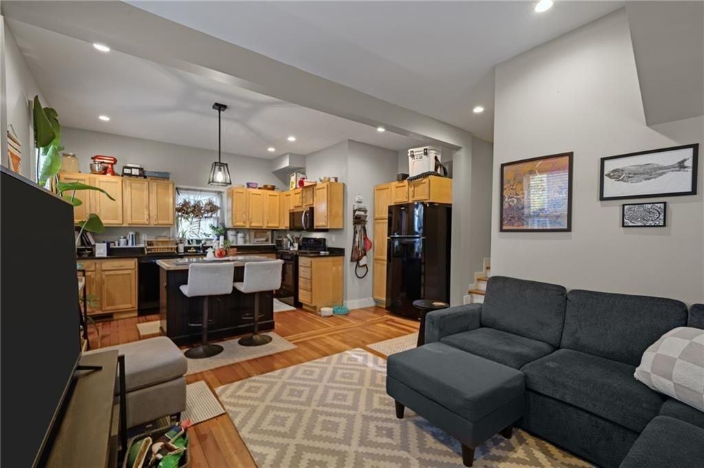 77 Garfield St ##1 - Photo 3 of 31