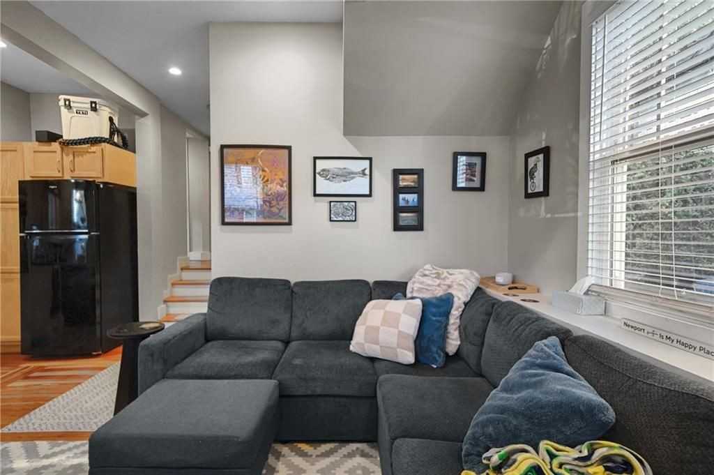 77 Garfield St ##1 - Photo 4 of 31