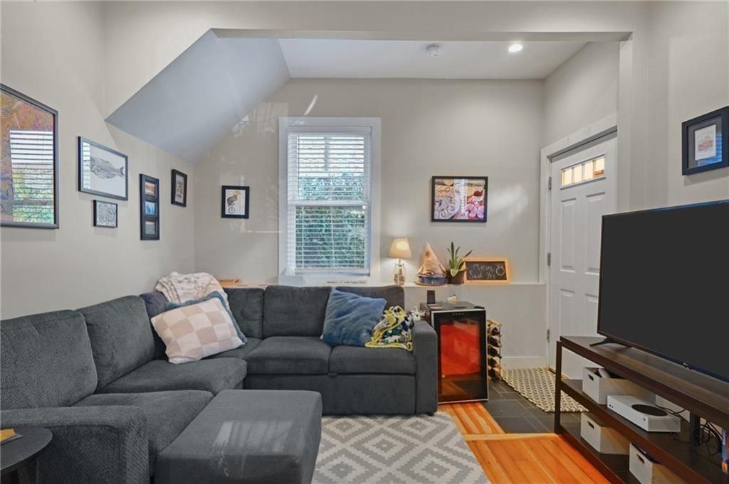 77 Garfield St ##1 - Photo 6 of 31