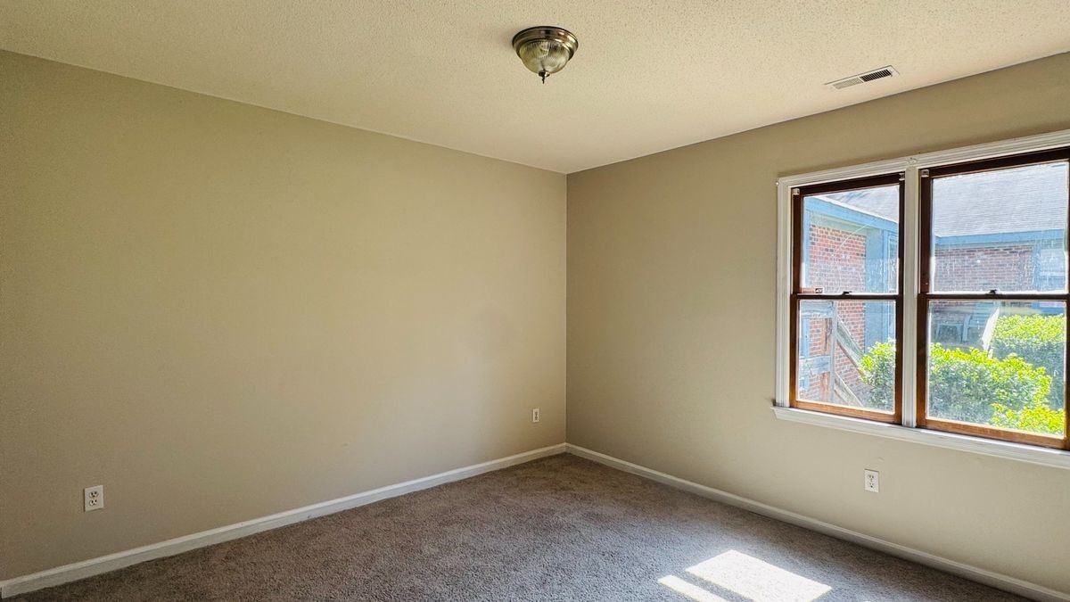 5712 Chalmers Ct - Photo 3 of 5