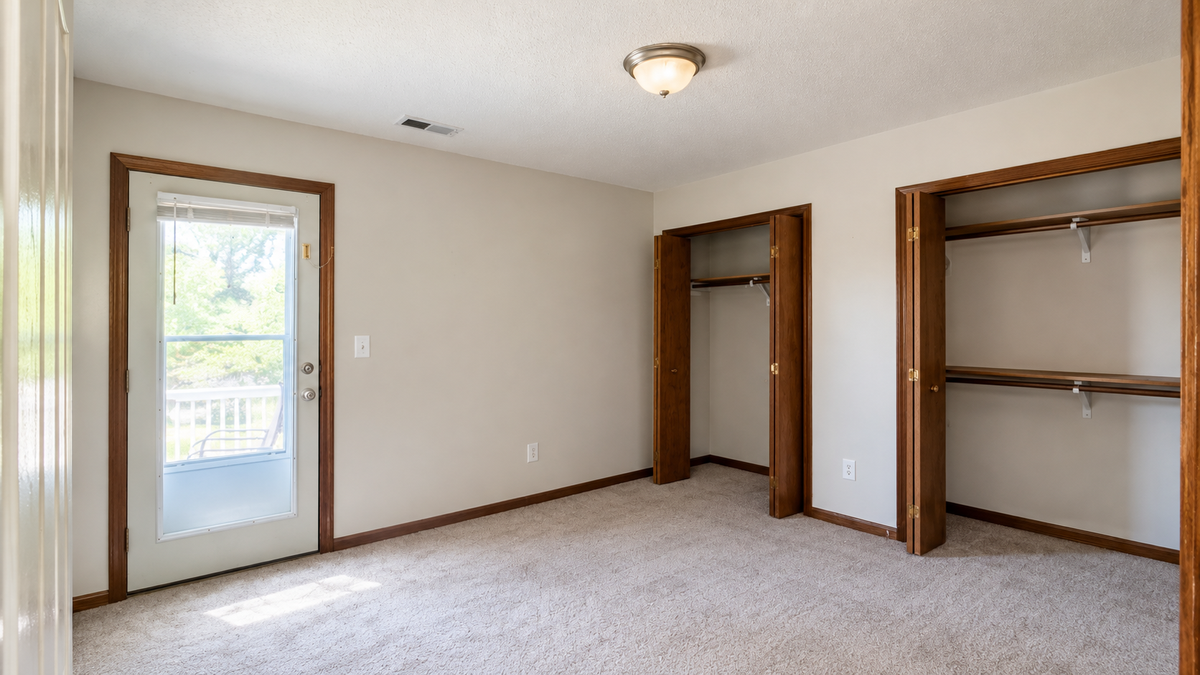 5712 Chalmers Ct - Photo 5 of 5