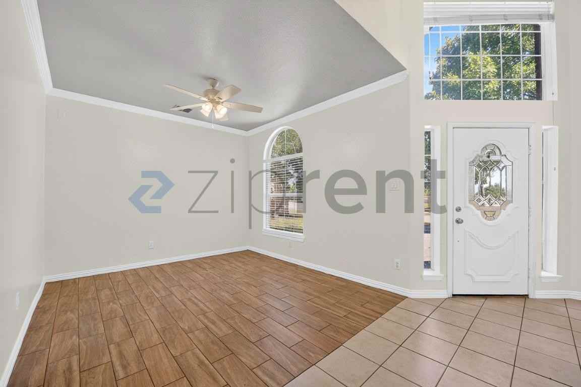 5713 Norfolk Ln - Photo 6 of 37