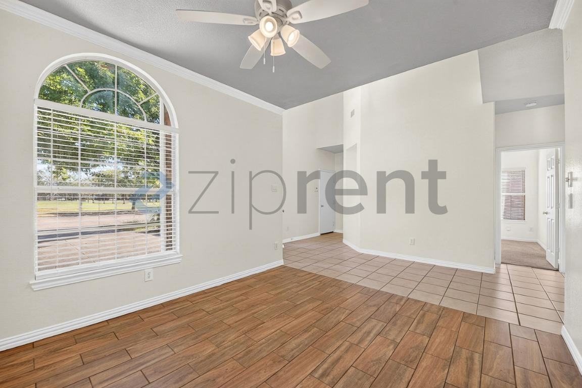 5713 Norfolk Ln - Photo 7 of 37