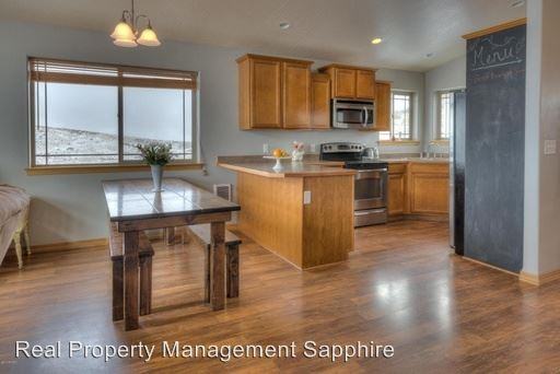 720 Lund Dr - Photo 2 of 28