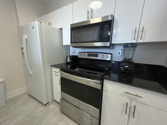 651 Okeechobee Boulevard #808 - Photo 6 of 10