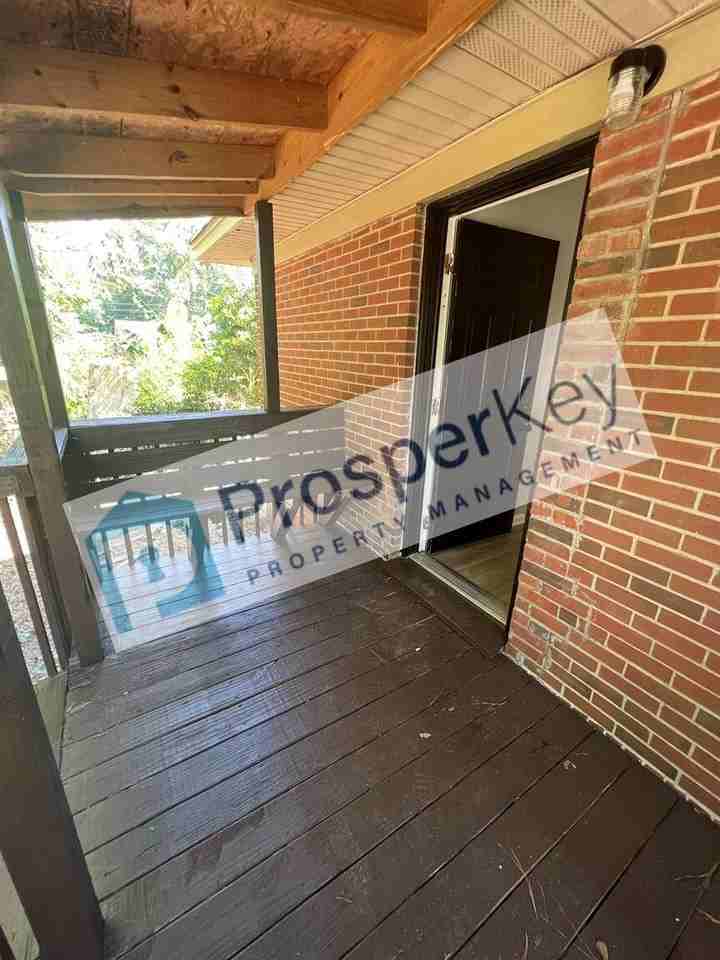 2440 Diane Ave - Photo 4 of 12