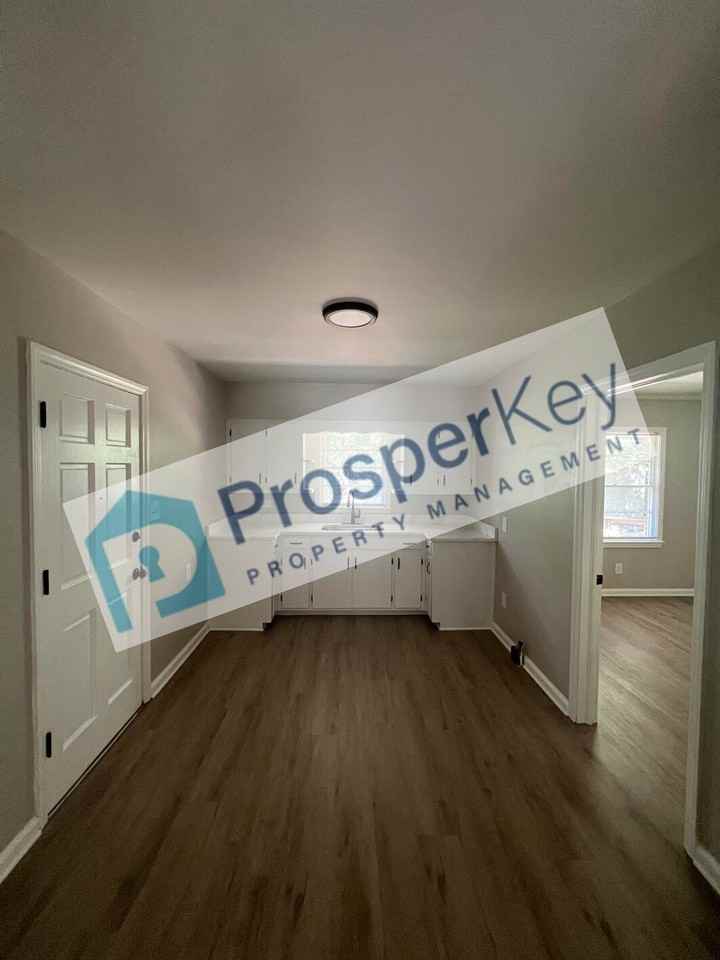 2440 Diane Ave - Photo 6 of 12