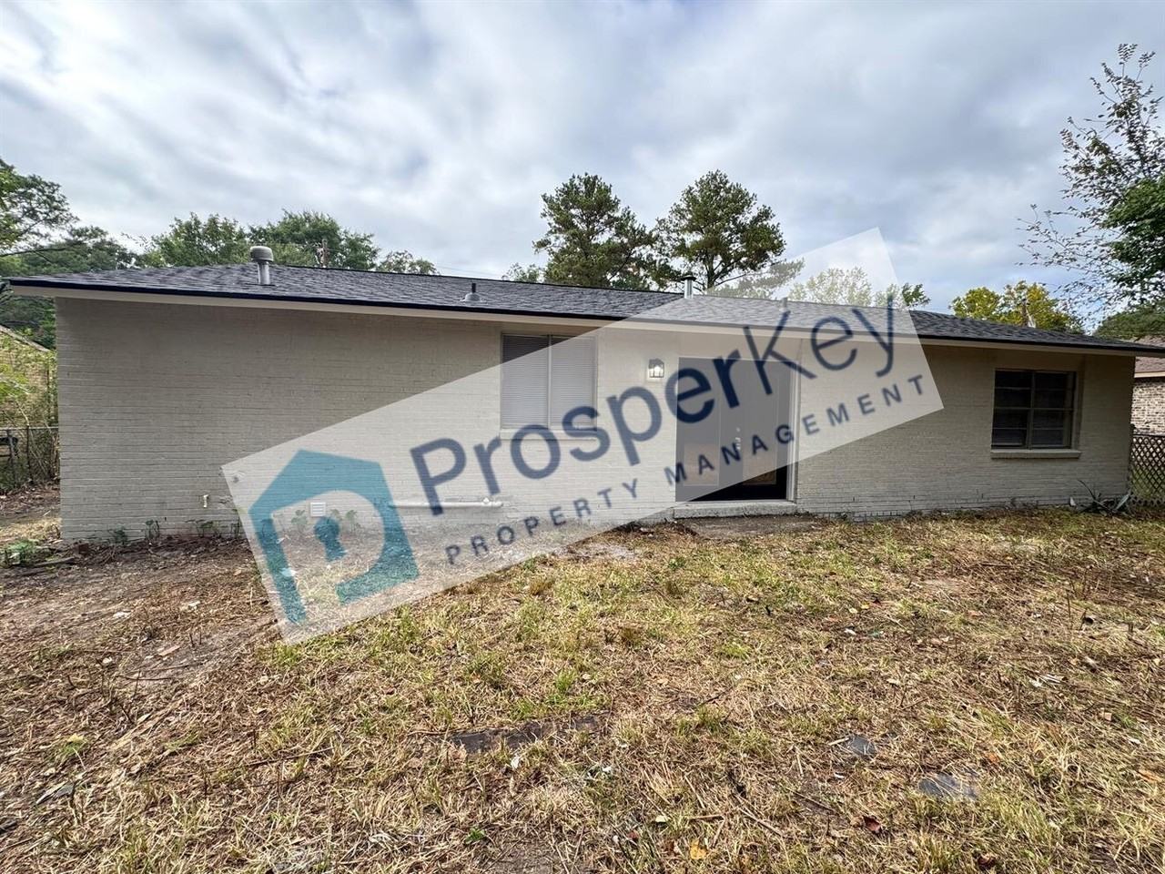 3660 Stratford Dr - Photo 2 of 15