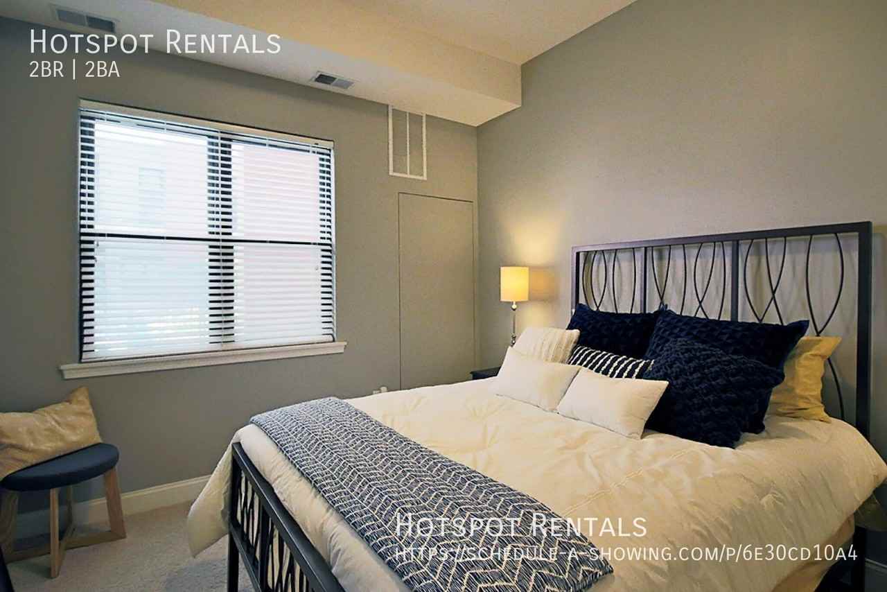 1935 S Wabash Ave #405 - Photo 7 of 22