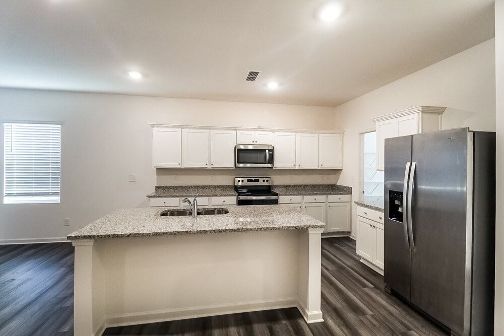 455 Knightsbridge Ln - Photo 6 of 17