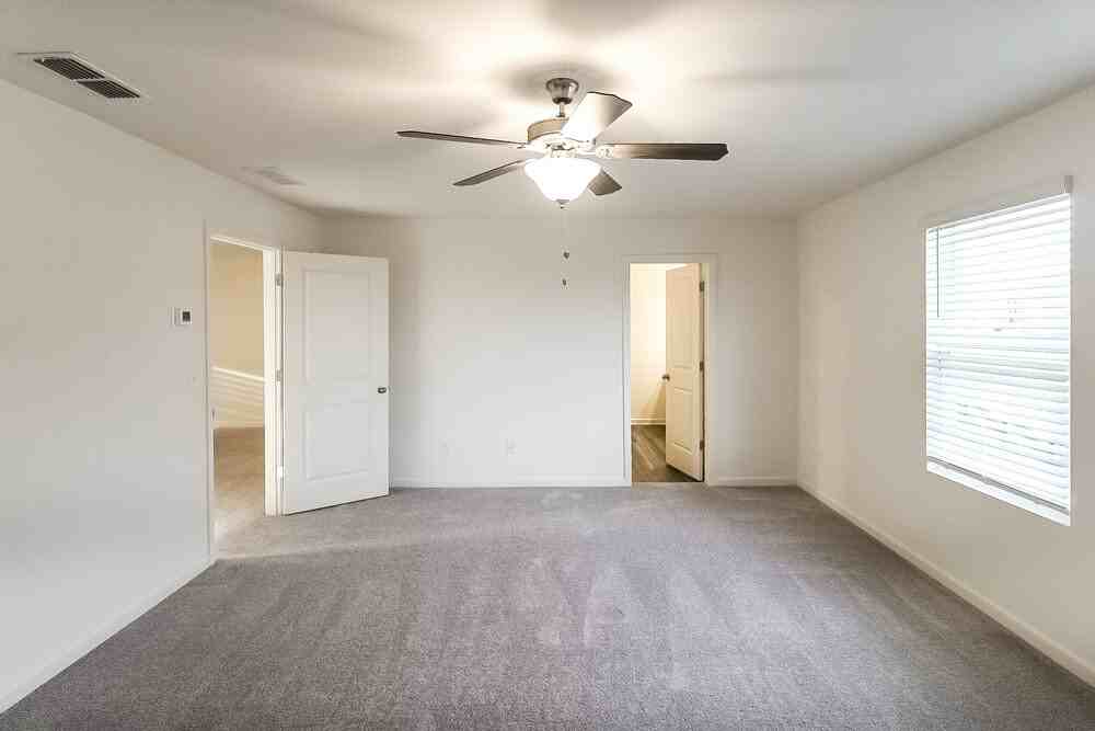 455 Knightsbridge Ln - Photo 7 of 17