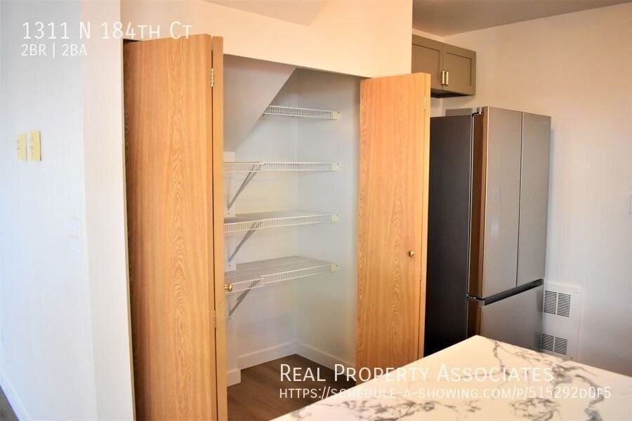 1311 N 184th Ct - Photo 6 of 26