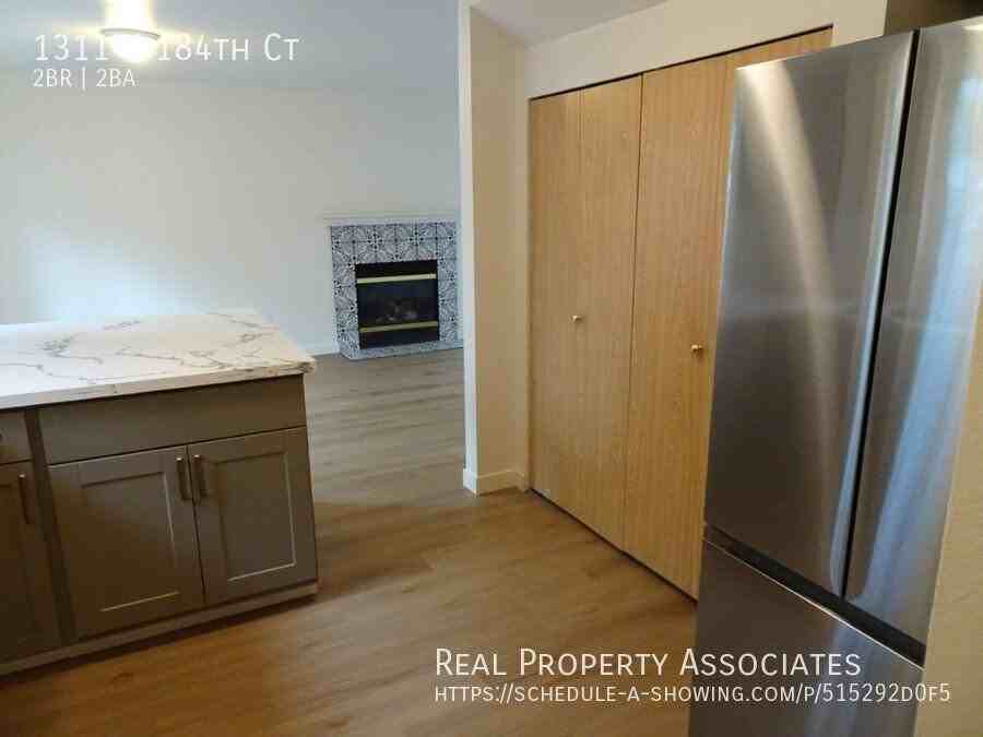 1311 N 184th Ct - Photo 7 of 26
