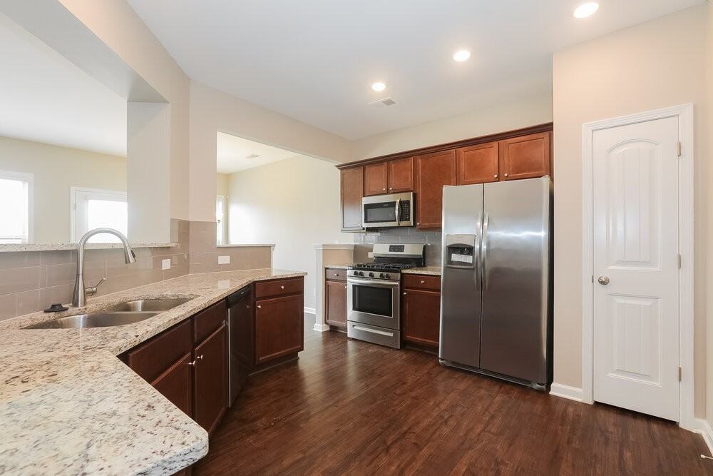 3396 Baylor Cir - Photo 7 of 18