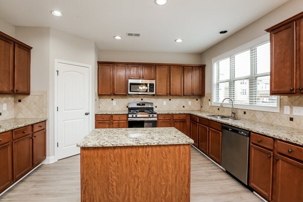 1100 Crescent Ridge Dr #3 - Photo 7 of 18