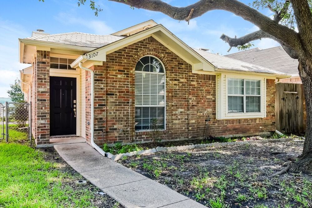 3107 Sara Dr - Photo 3 of 16