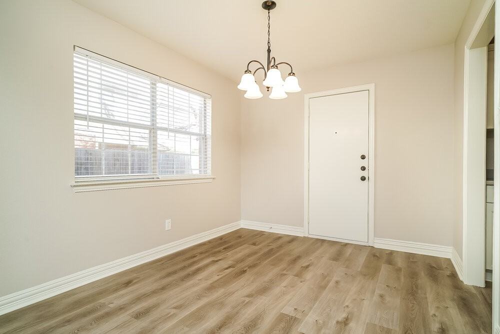 127 Hunter Dr - Photo 6 of 17