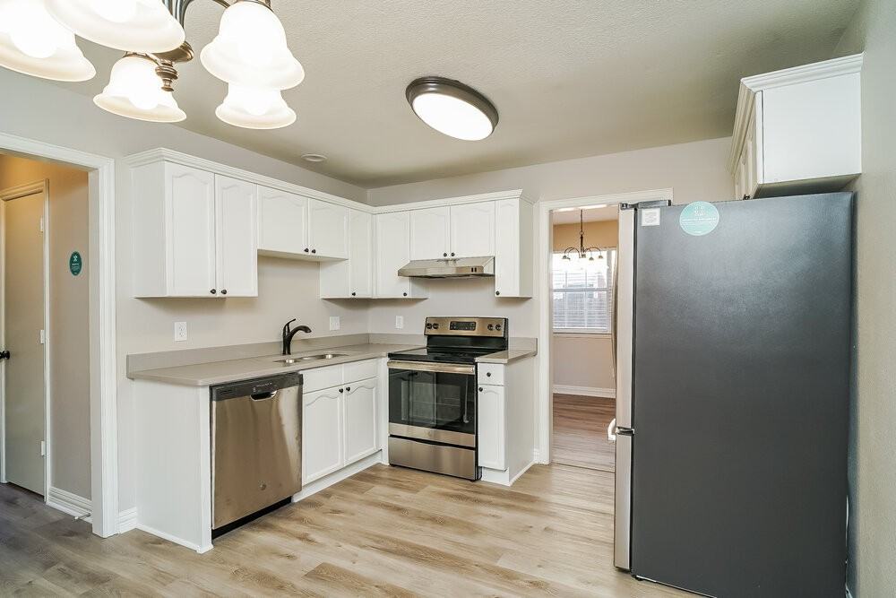 127 Hunter Dr - Photo 7 of 17