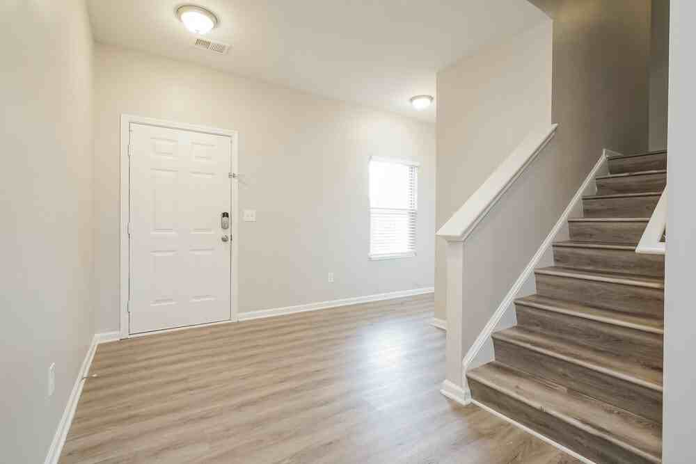 4200 Stilwell Dr - Photo 4 of 17