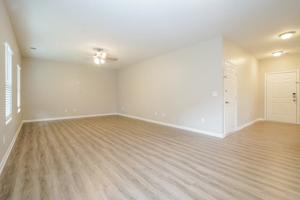 4200 Stilwell Dr - Photo 5 of 17
