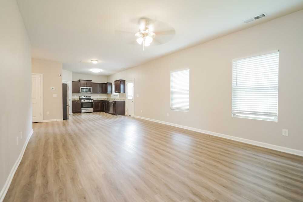 4200 Stilwell Dr - Photo 6 of 17