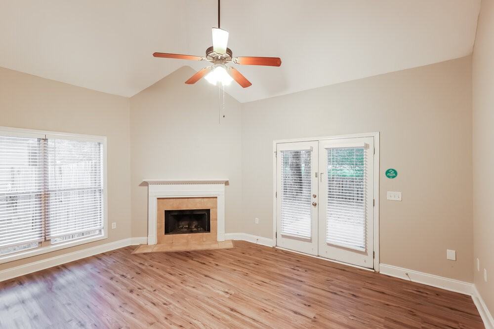 136 Moores Spring Rd - Photo 4 of 16