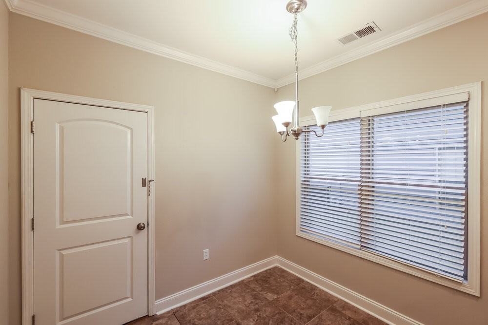 136 Moores Spring Rd - Photo 7 of 16