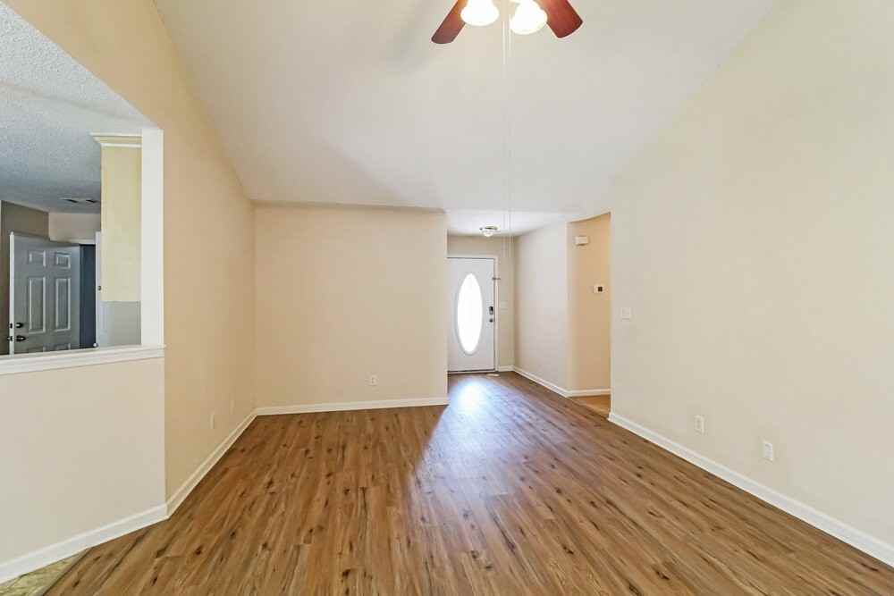 2582 Freemans Walk Path - Photo 3 of 16