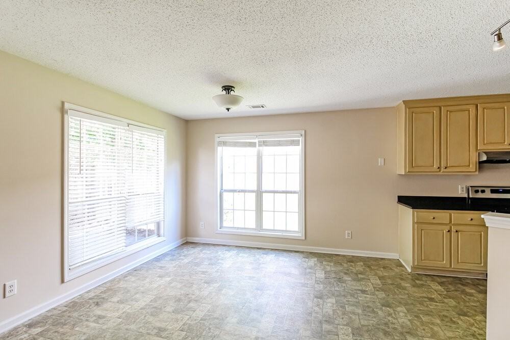 2582 Freemans Walk Path - Photo 5 of 16