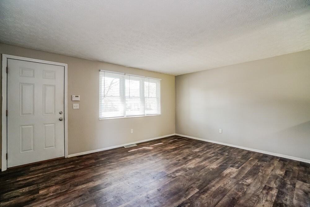 5148 Cherry Creek Pkwy N - Photo 5 of 24