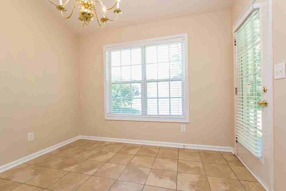 335 Lynn Katie Ct - Photo 4 of 15