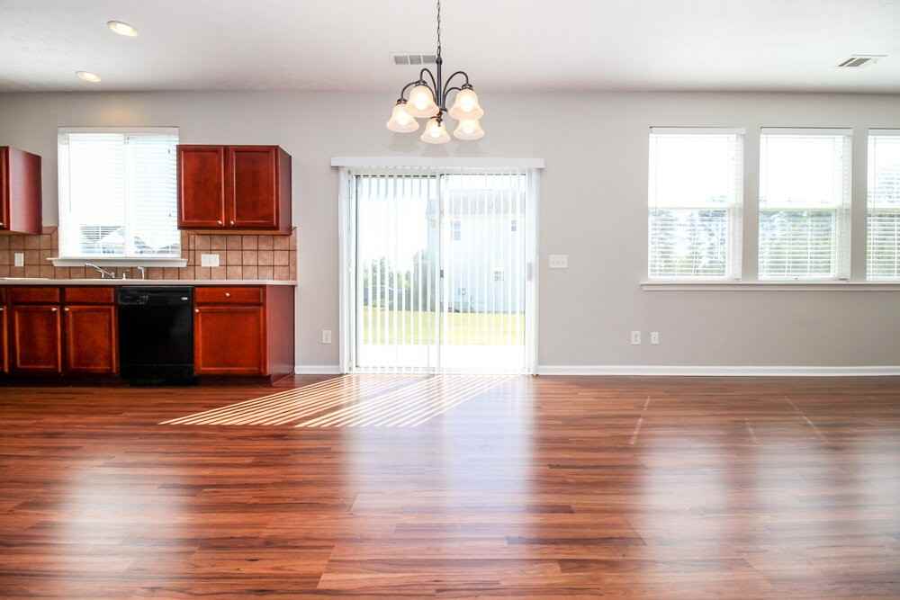 3905 Kesler Ct - Photo 4 of 15