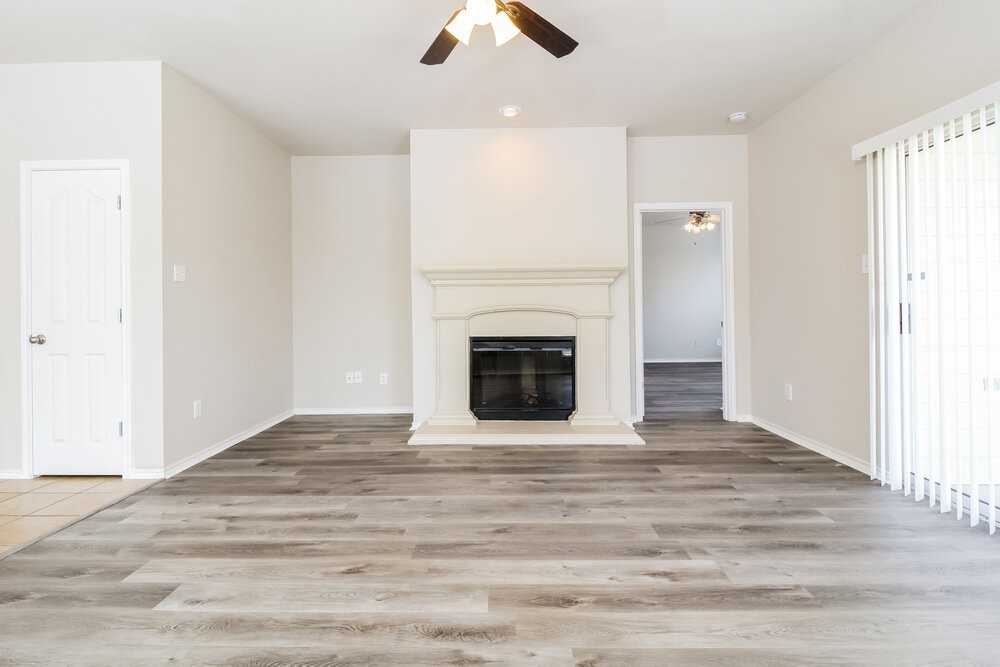 10856 Hawks Landing Rd - Photo 3 of 16