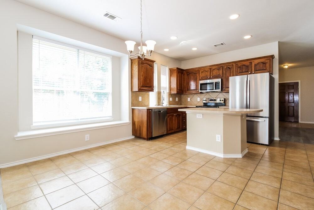 10856 Hawks Landing Rd - Photo 5 of 16